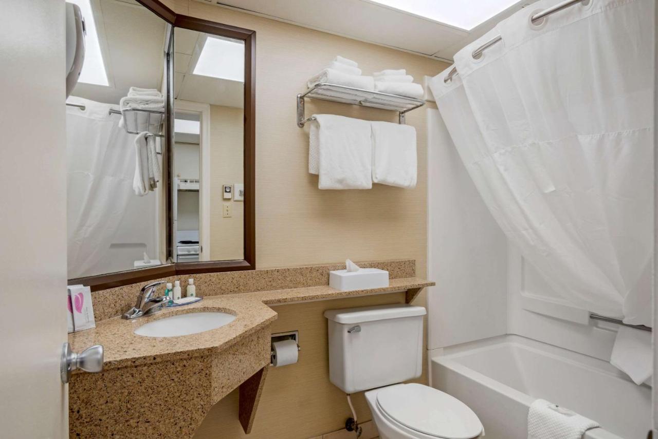 אושן סיטי Quality Inn & Suites Oceanblock מראה חיצוני תמונה