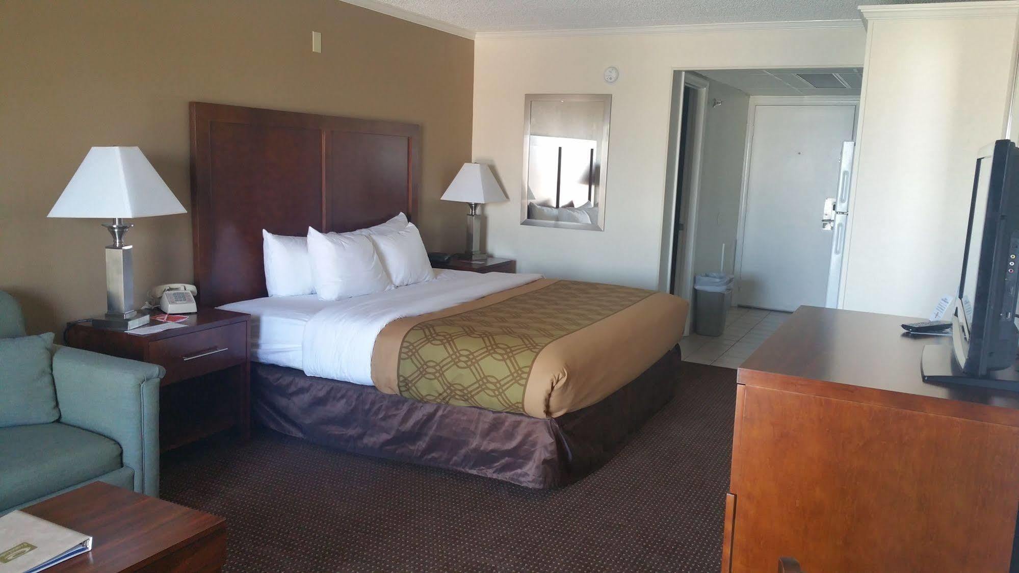 אושן סיטי Quality Inn & Suites Oceanblock מראה חיצוני תמונה
